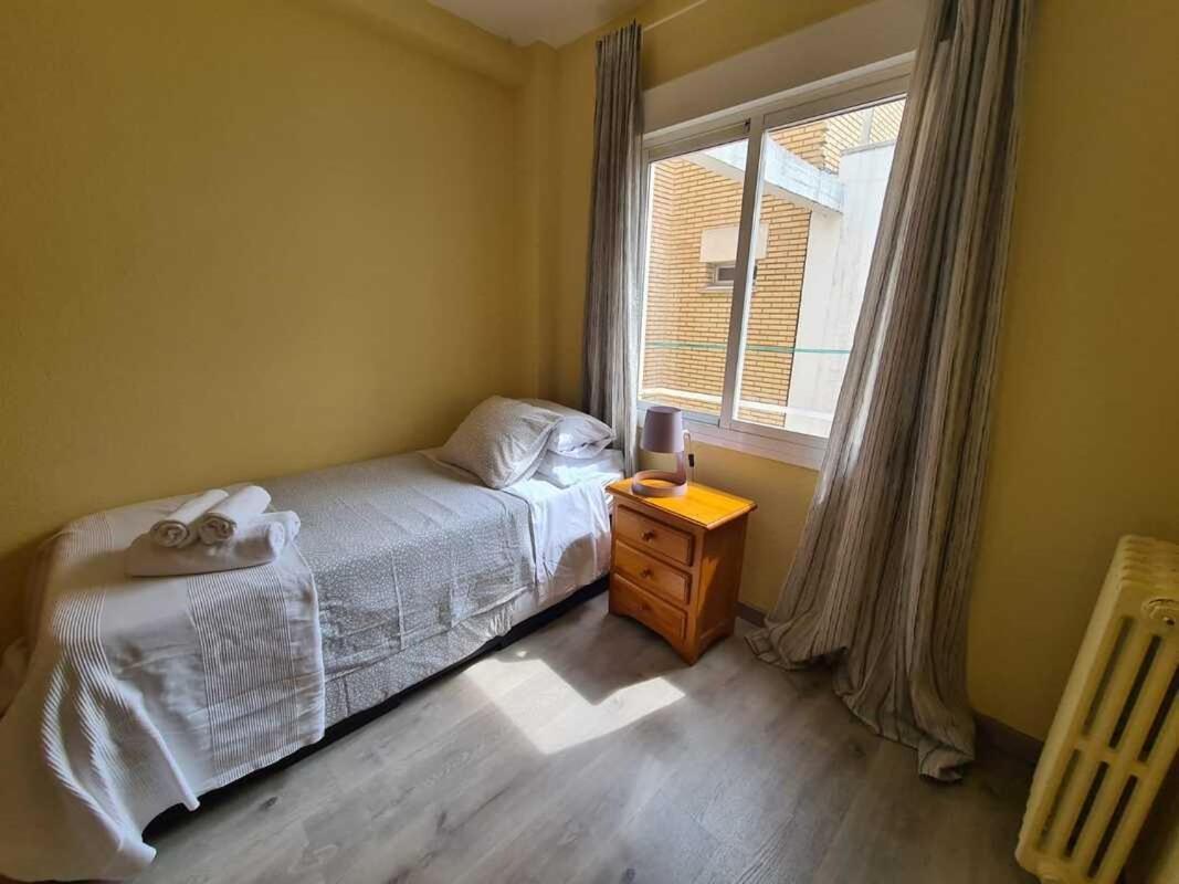Dos Torres Frodo - Estacionamiento Privado Gratuito Apartment Zaragoza Ngoại thất bức ảnh