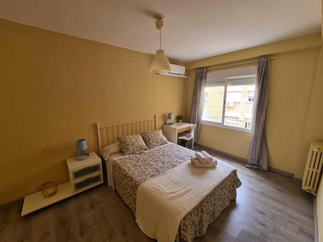 Dos Torres Frodo - Estacionamiento Privado Gratuito Apartment Zaragoza Ngoại thất bức ảnh