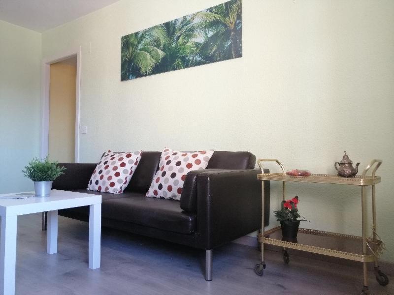 Dos Torres Frodo - Estacionamiento Privado Gratuito Apartment Zaragoza Phòng bức ảnh
