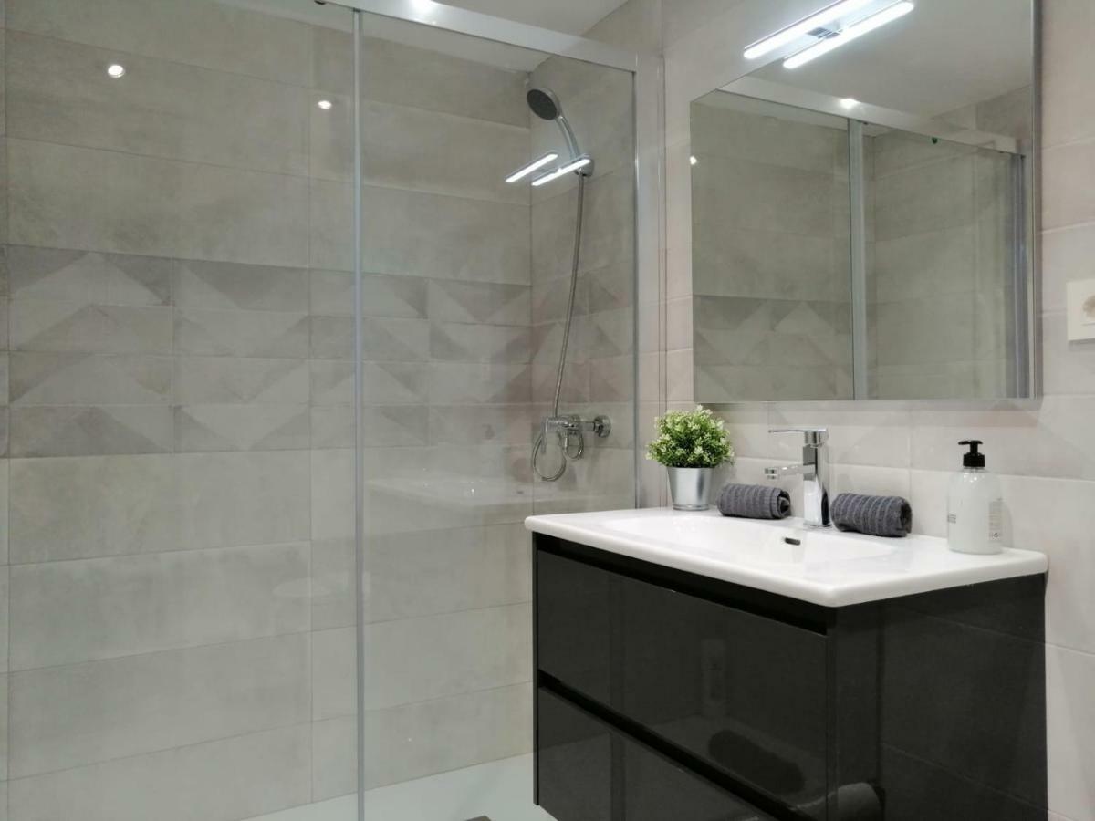 Dos Torres Frodo - Estacionamiento Privado Gratuito Apartment Zaragoza Ngoại thất bức ảnh